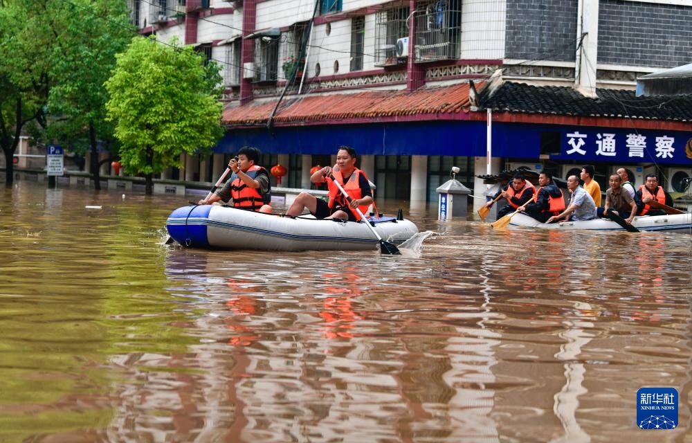 聚焦防汛抗旱丨直击抗洪一线：镇远一夜