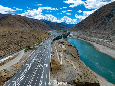 拉日高等级公路全线通车 拉日高等级公路全线通车