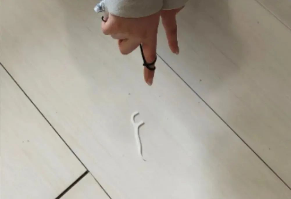 女子用牙线14次抠走闺蜜存钱罐的钱,网友:防诈防骗防牙线 女子用牙线14次抠走闺蜜存钱罐的钱,网友:防诈防骗防牙线