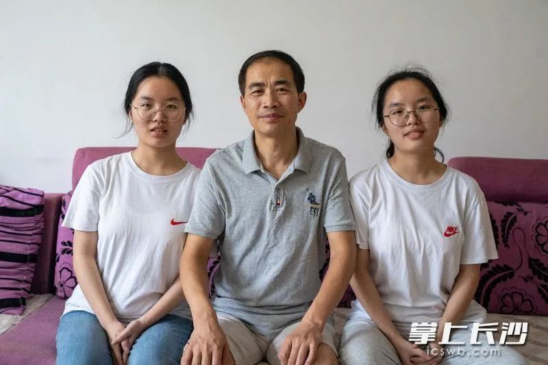 天生默契！湖南双胞胎姐妹高考总分、英语、历史均同分！