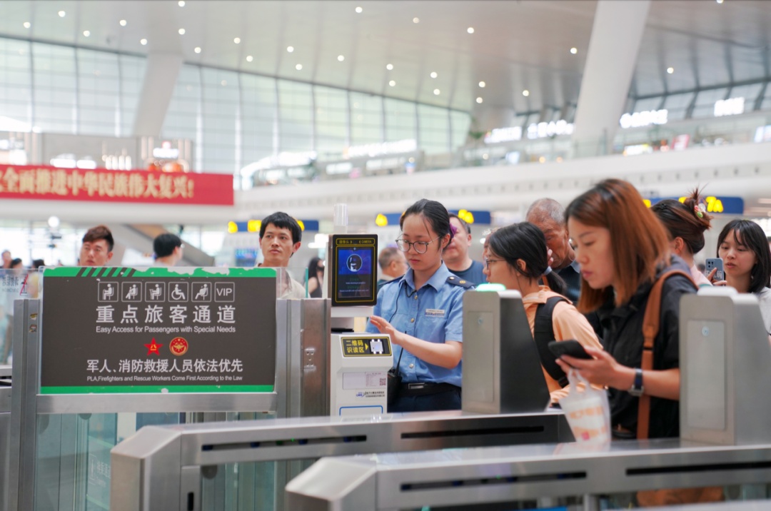 暑运今日开启！长三角铁路62天预计发送旅客1.74亿人次