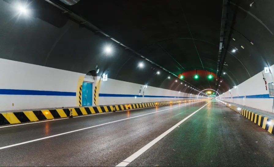 京西山区首条高速今日通车，西六环至灵山从2小时变45分钟