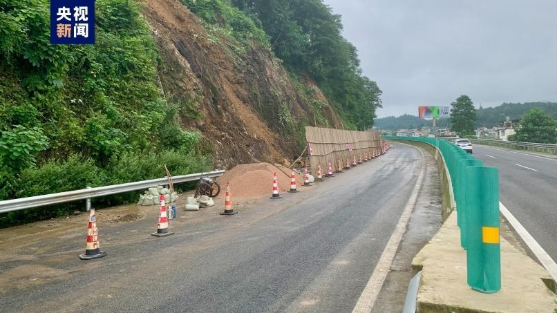 G60沪昆高速贵州黔南州发生塌方路段恢复通行 G60沪昆高速贵州黔南州发生塌方路段恢复通行