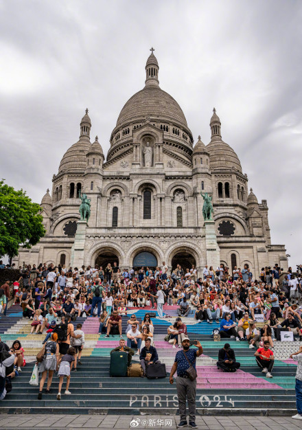 巴黎街头奥运氛围浓 巴黎街头奥运氛围浓