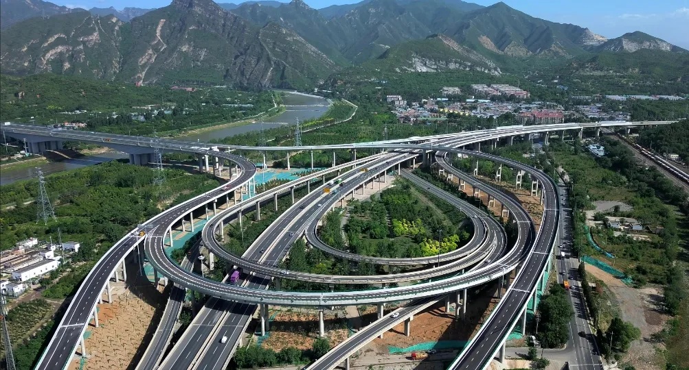 京西山区首条高速今日通车，西六环至灵山从2小时变45分钟