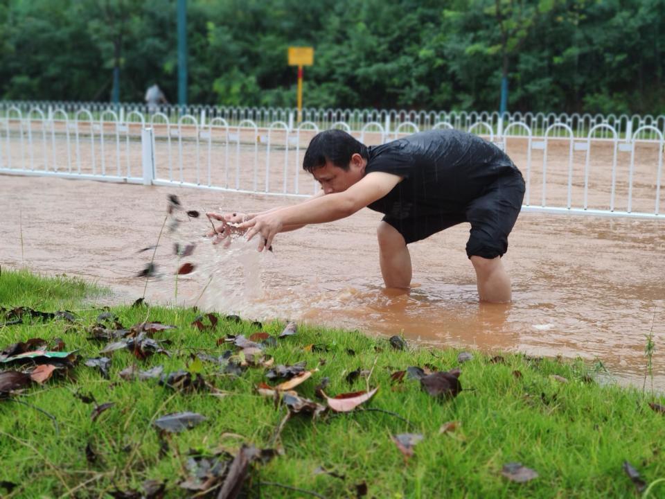 浏阳河畔防汛纪实：雨过天晴，再现美好生活