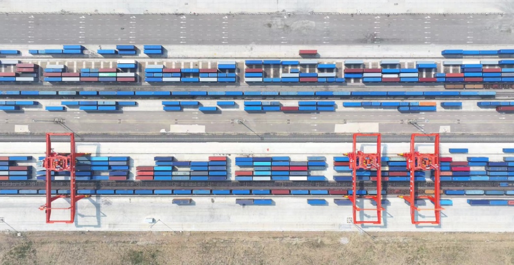 中欧班列“东通道”上半年通行2899列创新高