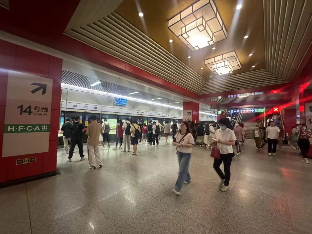 新车上线，可自动控温！北京地铁15号线今起再压缩间隔