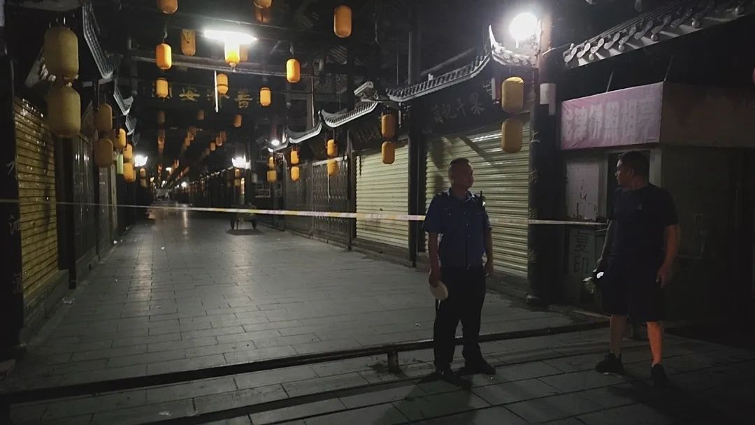 湖南芷江433岁风雨桥经历洪峰屹立不动，少不了这些守护与支撑