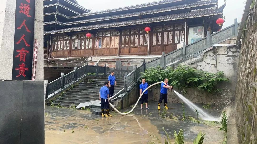 湖南芷江433岁风雨桥经历洪峰屹立不动，少不了这些守护与支撑