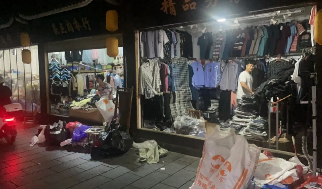 湖南芷江433岁风雨桥经历洪峰屹立不动，少不了这些守护与支撑