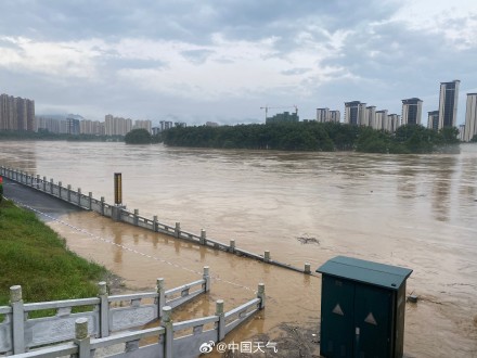 江西北部遭遇大暴雨 鄱阳湖水位超警戒水位2米以上