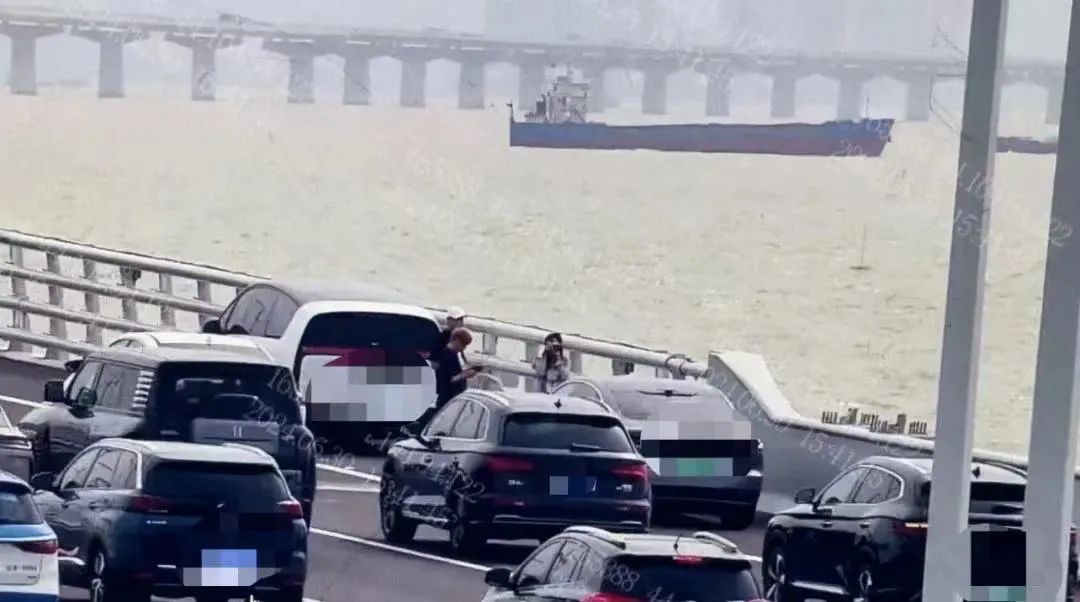 这两天一半广东人都来了?有人违停、拍照、跑步打卡......交警紧急提醒 这两天一半广东人都来了?有人违停、拍照、跑步打卡......交警紧急提醒