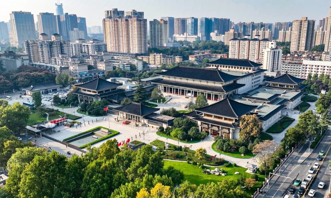 今日起,陕西历史博物馆延长开放时间→ 今日起,陕西历史博物馆延长开放时间→