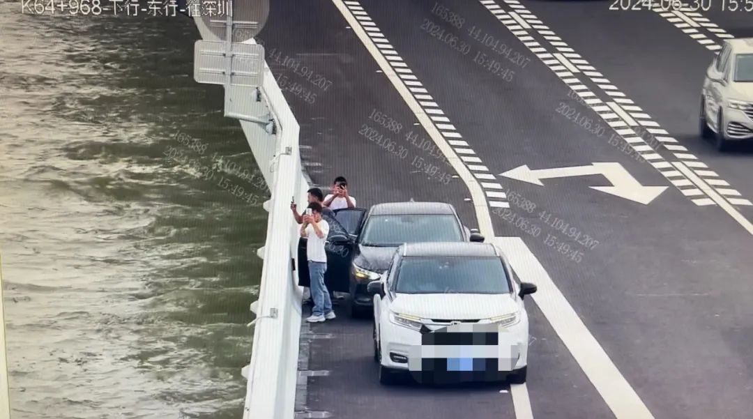 这两天一半广东人都来了?有人违停、拍照、跑步打卡......交警紧急提醒 这两天一半广东人都来了?有人违停、拍照、跑步打卡......交警紧急提醒