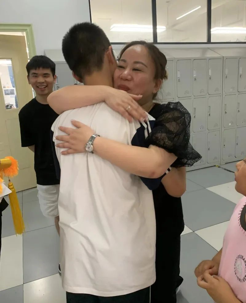 长沙这个“小孩哥”，好样的！