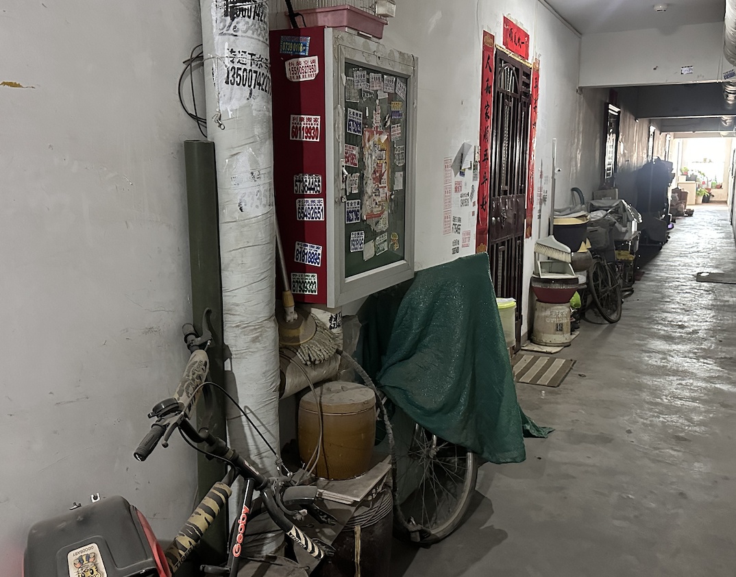 自行车、行李箱，还有800斤重物…别亲手堵上生命通道！