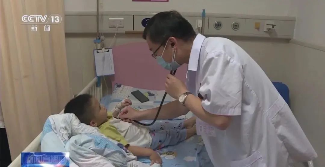 3岁宝宝高烧39.8℃!这种病传染性强,多地出现病例,医生提醒→ 3岁宝宝高烧39.8℃!这种病传染性强,多地出现病例,医生提醒→