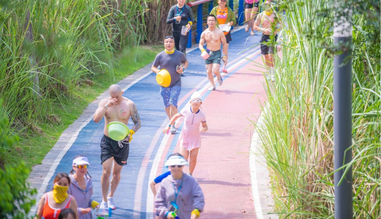成都江滩公园新型运动消费场景多元呈现