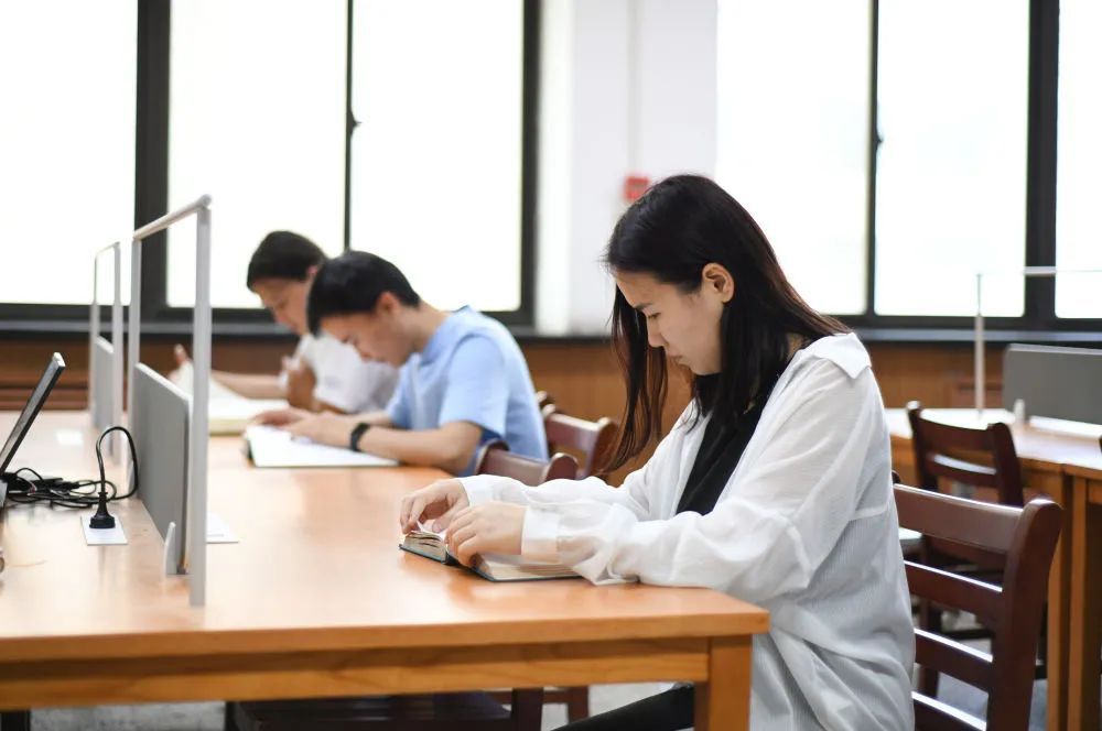 在阿拉木图，也能上西工大