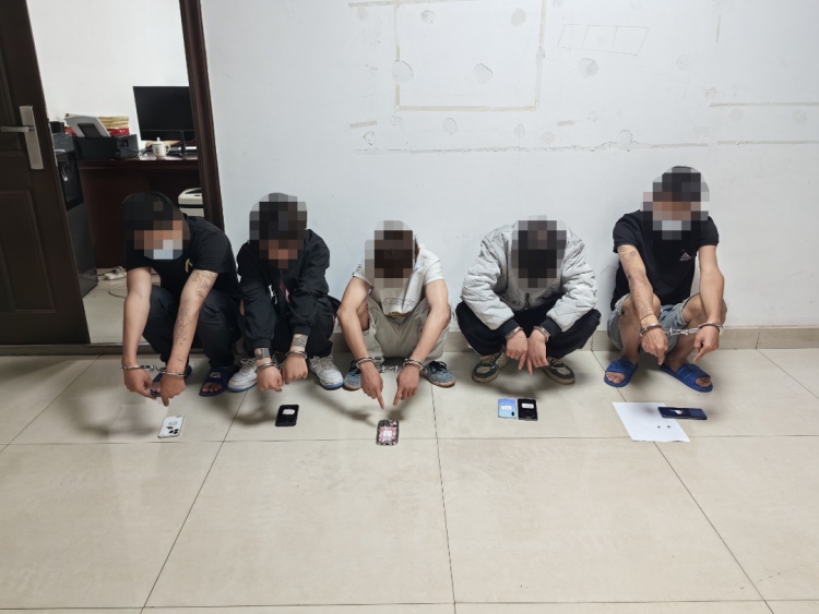 假借学生电话手表盗取手机卡 公安捣毁一涉诈窝点！