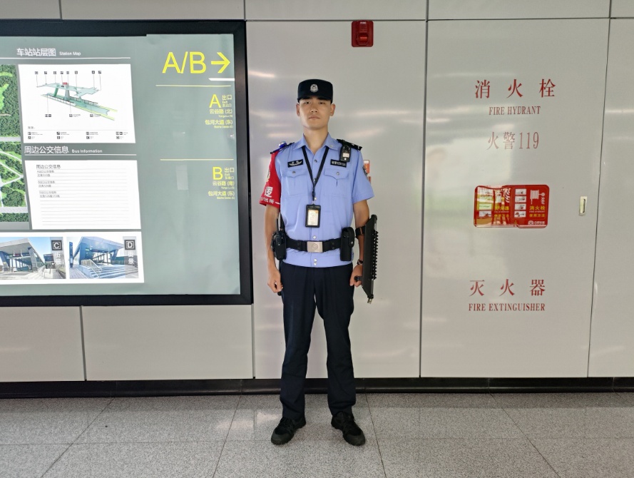 这一拎，帅气！事发合肥地铁5号线