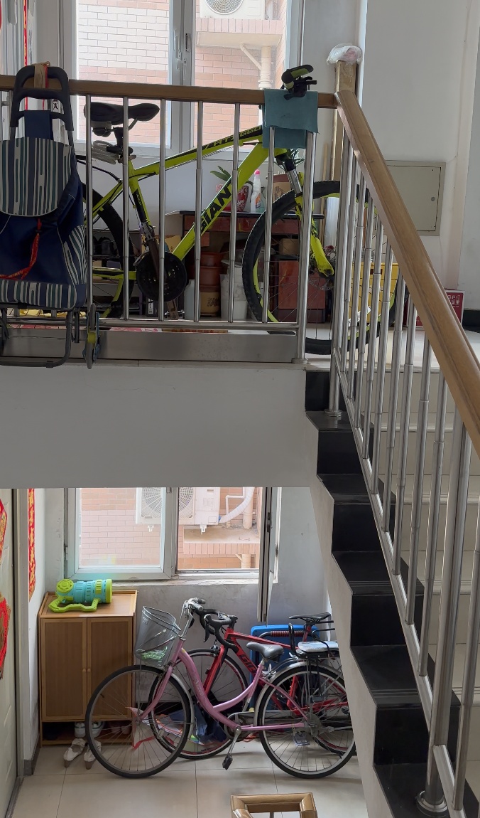 自行车、行李箱，还有800斤重物…别亲手堵上生命通道！