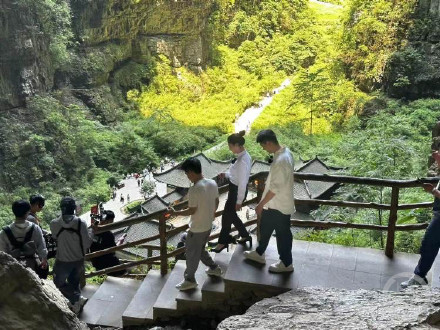 为何说重庆是8D城市？董宇辉是这样解读的