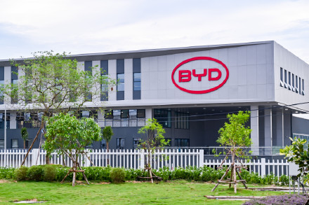 比亚迪第800万辆新能源车下线