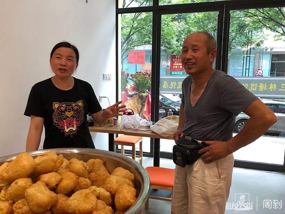 很多上海人熟悉的这家老店回来了，还增加了夜市