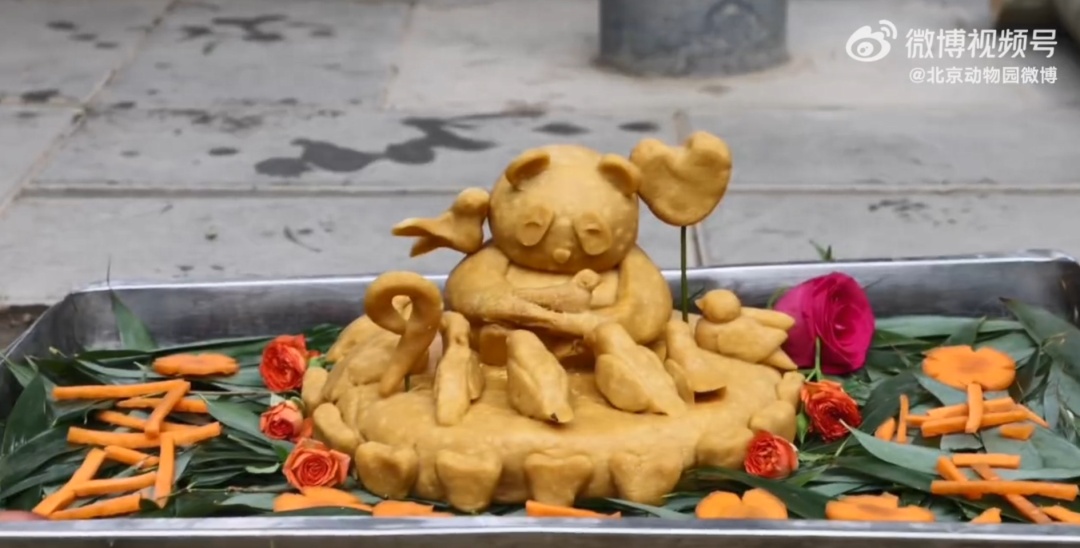 “西直门三太子”生日快乐！蛋糕上有9只“小鸟”