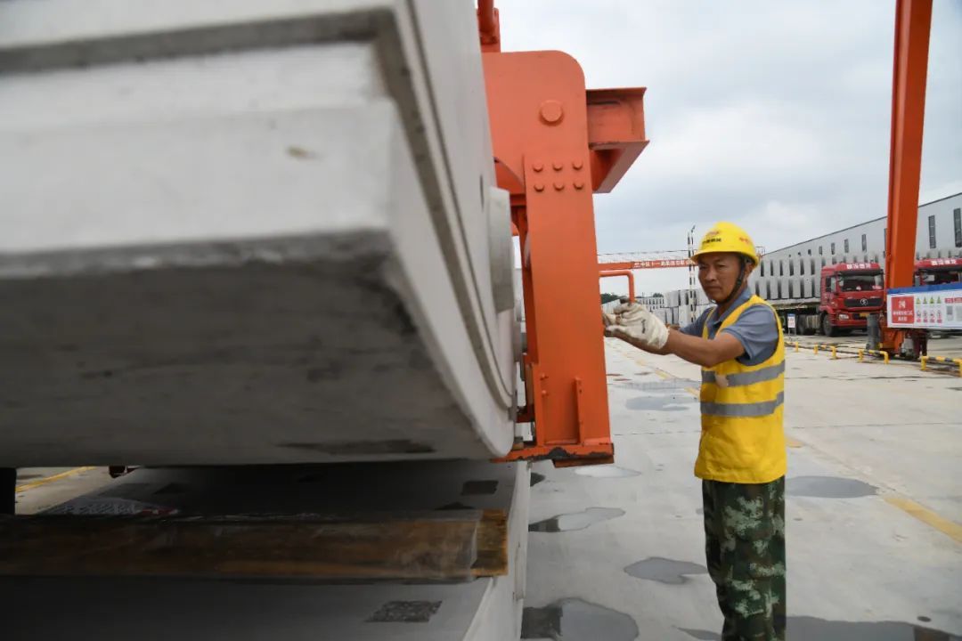 再创全国之最,成渝中线高铁按下加速键 再创全国之最,成渝中线高铁按下加速键