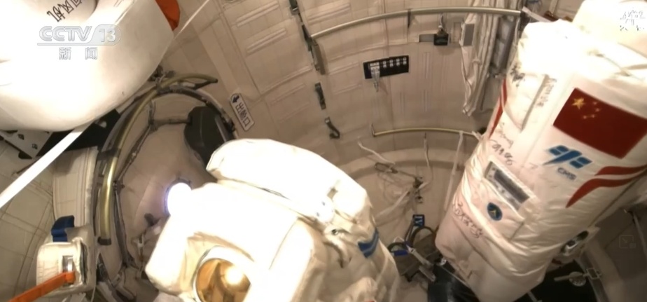 将“丝滑”进行到底!“活力乘组”出舱“奔袭”之路完美 将“丝滑”进行到底!“活力乘组”出舱“奔袭”之路完美