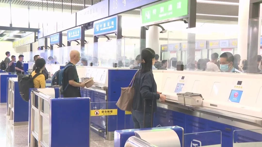 出入境热度高！重庆边检发布最新提醒→