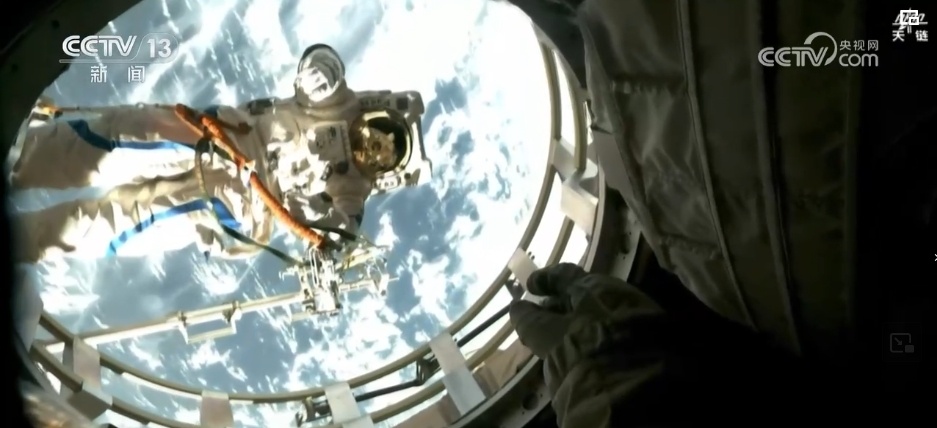 将“丝滑”进行到底!“活力乘组”出舱“奔袭”之路完美 将“丝滑”进行到底!“活力乘组”出舱“奔袭”之路完美