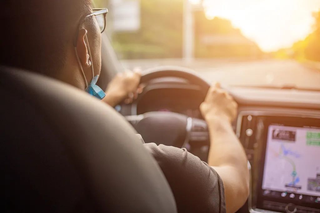 司机宁可受热也不开空调,网约车“空调费”之争怎么解? 司机宁可受热也不开空调,网约车“空调费”之争怎么解?