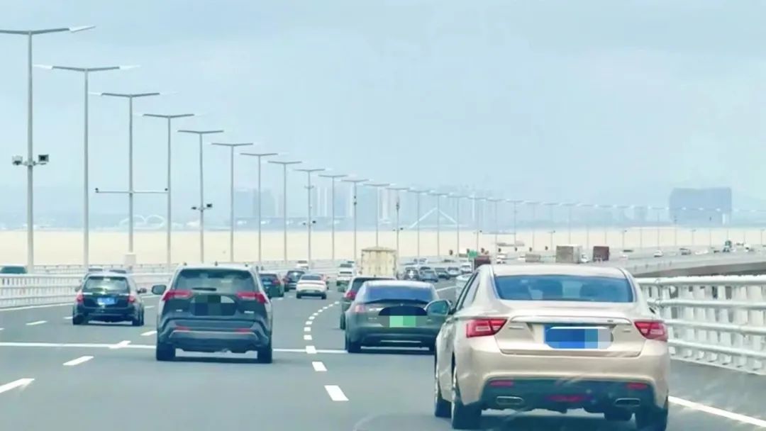 深中通道将迎来首个周末车流高峰，几点通行提示必看！