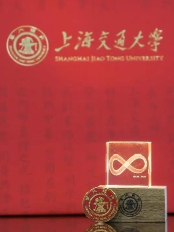 谁家录取通知书里放珍珠啊!今年,高校有新“绝活”了 谁家录取通知书里放珍珠啊!今年,高校有新“绝活”了