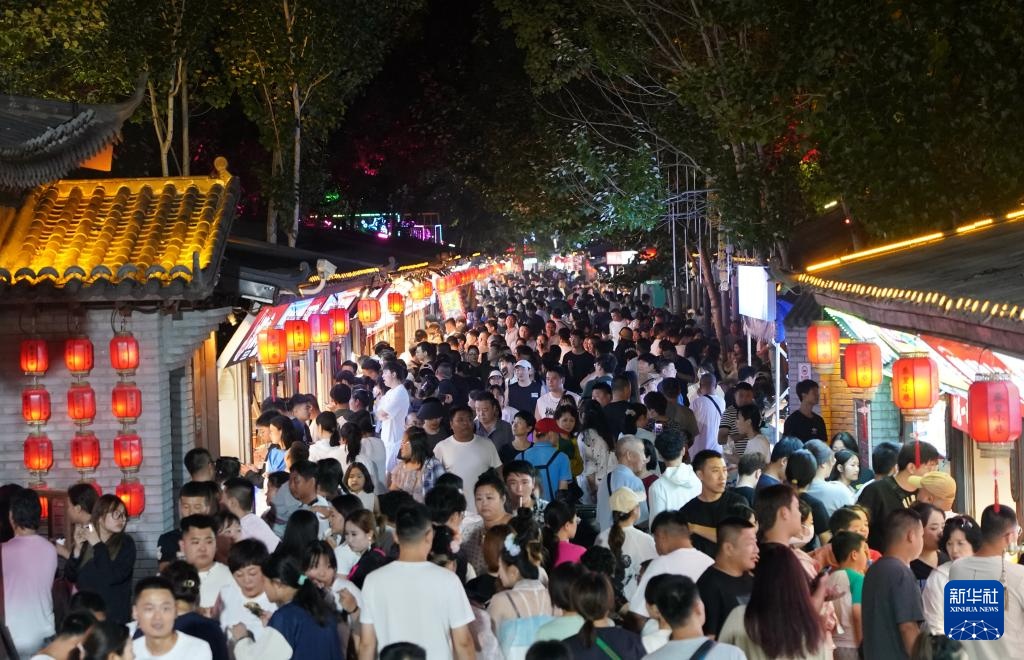 河北秦皇岛:文旅“夜经济”焕发新活力 河北秦皇岛:文旅“夜经济”焕发新活力