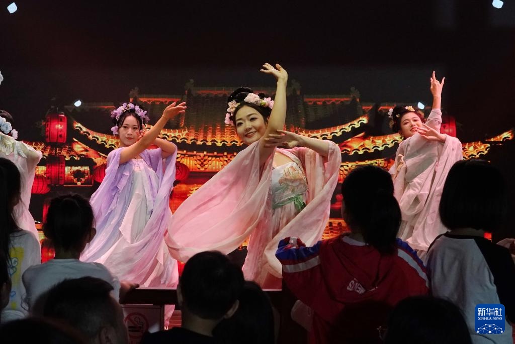 河北秦皇岛:文旅“夜经济”焕发新活力 河北秦皇岛:文旅“夜经济”焕发新活力