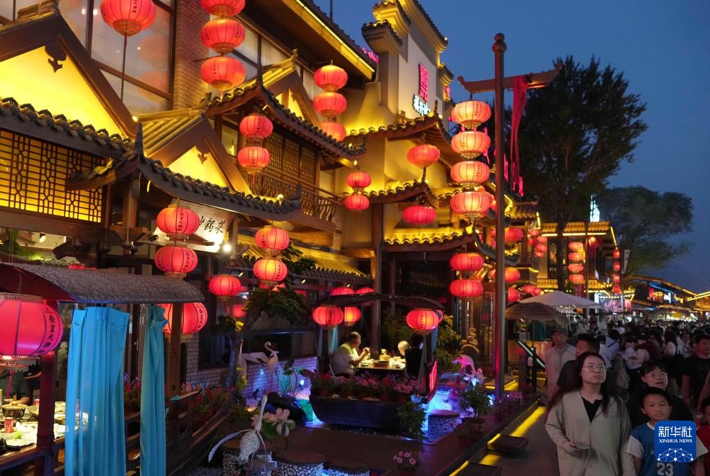 河北秦皇岛:文旅“夜经济”焕发新活力 河北秦皇岛:文旅“夜经济”焕发新活力