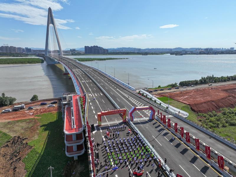 长沙香炉洲大桥正式通车 长沙香炉洲大桥正式通车