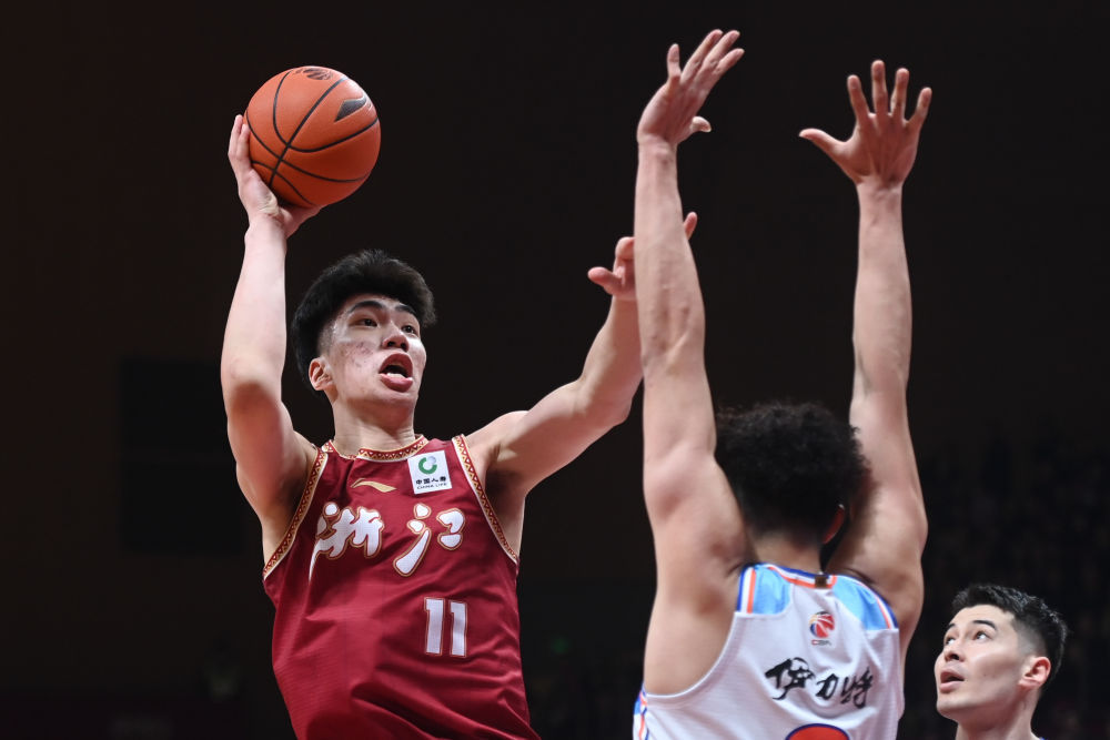 中国篮球运动员余嘉豪收到多家海外俱乐部合作意向