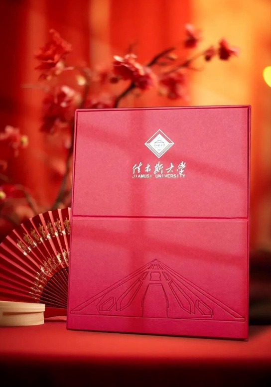 谁家录取通知书里放珍珠啊!今年,高校有新“绝活”了 谁家录取通知书里放珍珠啊!今年,高校有新“绝活”了