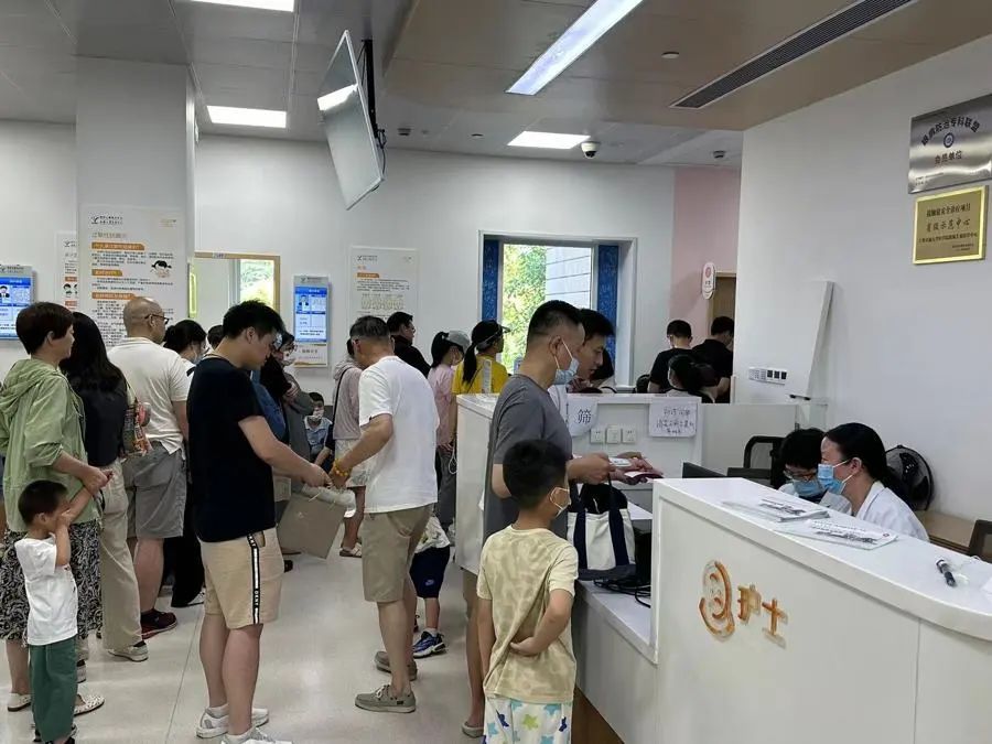 眼睛疼竟是脑袋“发霉”?@上海人:出梅后也有黄梅病,高温天警惕这两种天气→ 眼睛疼竟是脑袋“发霉”?@上海人:出梅后也有黄梅病,高温天警惕这两种天气→