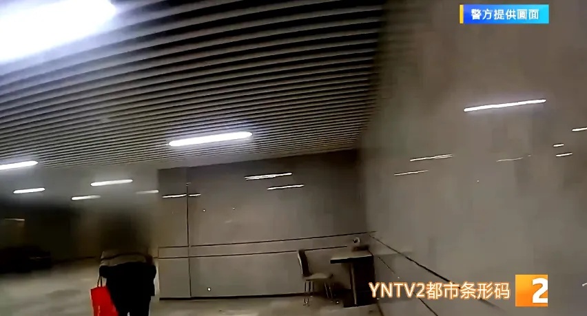 价值3000多元!金项链包裹放家门口不见了!没想到是被…… 价值3000多元!金项链包裹放家门口不见了!没想到是被……