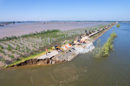 直击!湖南华容洞庭湖决堤抢险现场画面 直击!湖南华容洞庭湖决堤抢险现场画面