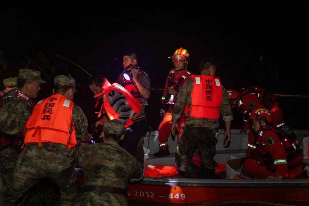 洞庭湖决堤口长约150米，已转移安置5000余人