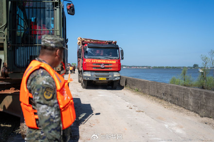 直击洞庭湖抢险救援一线!湖南岳阳市华容县团洲垸洞庭湖一线堤防决口现场抢险进行时 直击洞庭湖抢险救援一线!湖南岳阳市华容县团洲垸洞庭湖一线堤防决口现场抢险进行时
