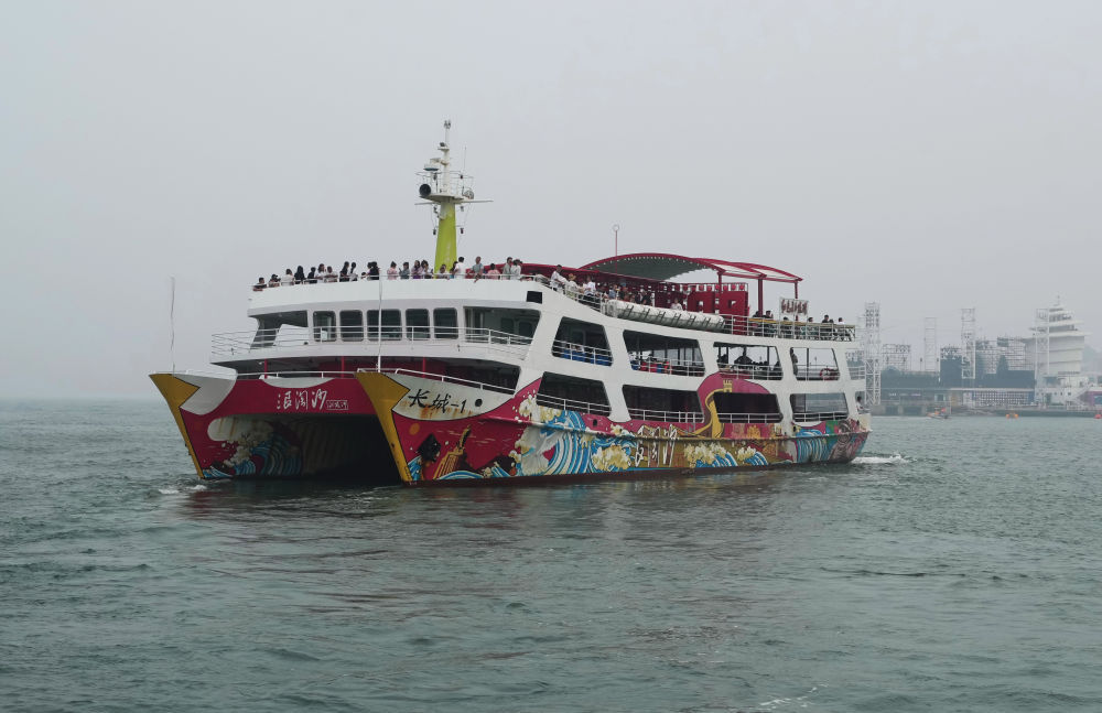 河北北戴河迎来旅游旺季